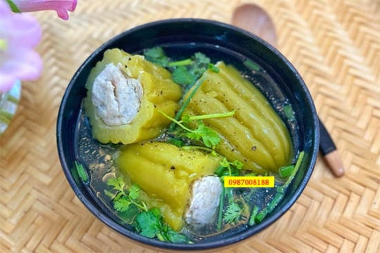 Chả cá thác lác nấu canh khổ qua