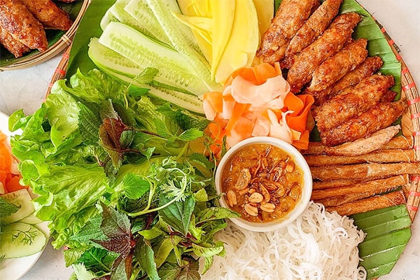 cách ăn nem nướng Nha Trang