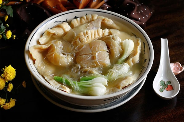 canh xương nấu măng lưỡi lợn